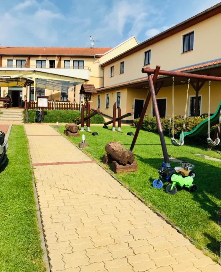 Apartmany, Penzion, Wellness U Zlate Rybky Vyškov Buitenkant foto