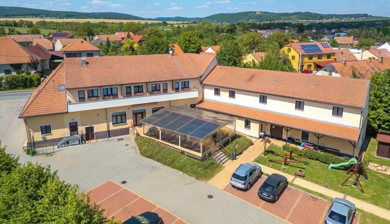Apartmany, Penzion, Wellness U Zlate Rybky Vyškov Buitenkant foto