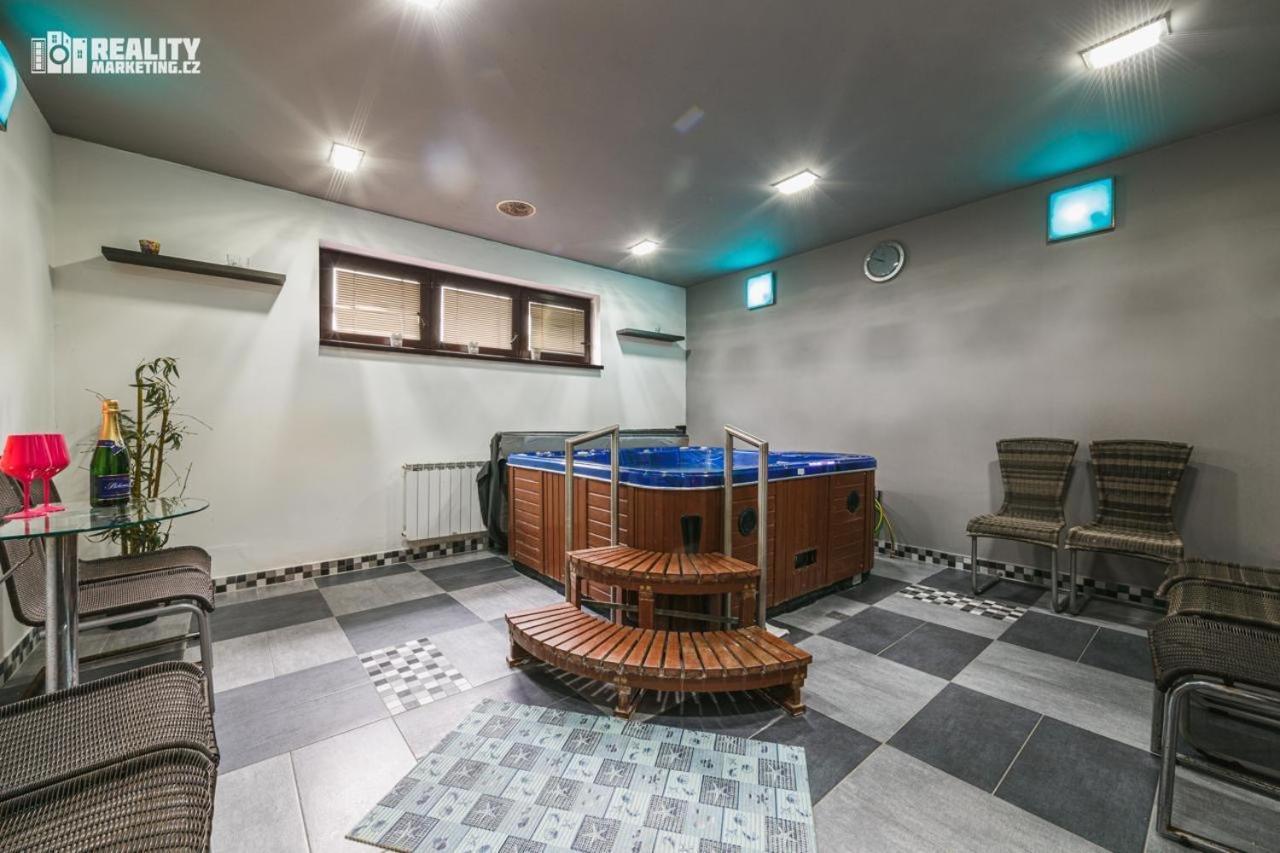 Apartmany, Penzion, Wellness U Zlate Rybky Vyškov Buitenkant foto